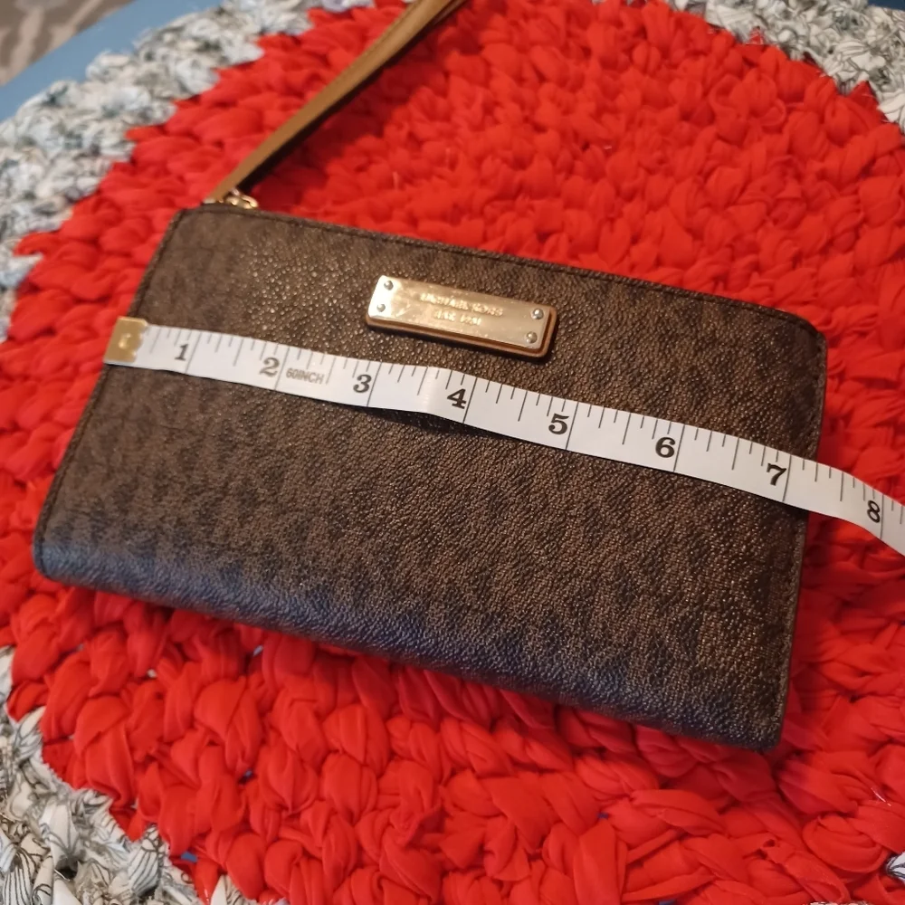 Michael Kors Jet Set Large Smartphone Wristlet Wallet - Signature Monogram Brown